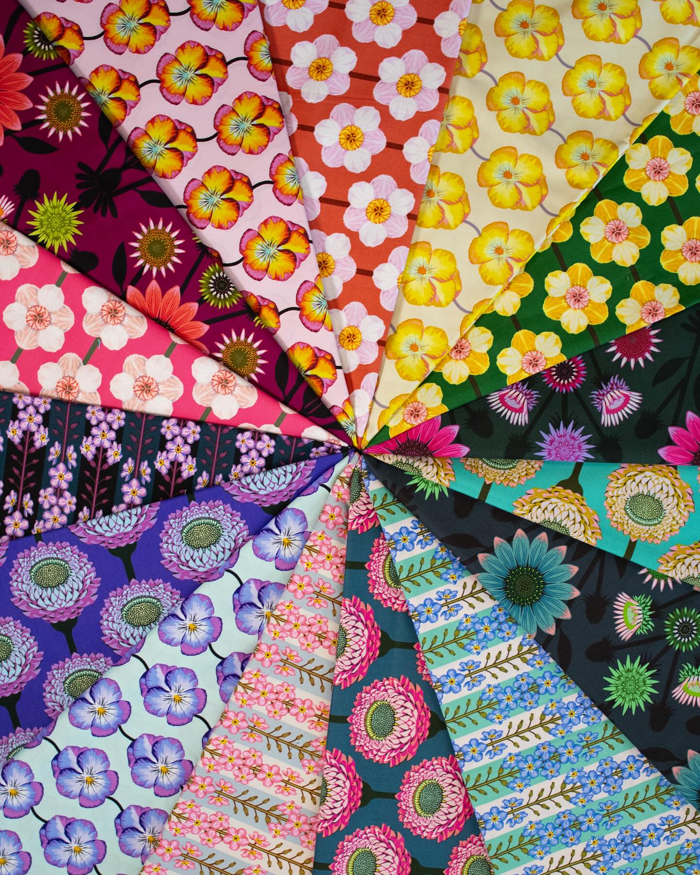 Iconic Fat Quarter bundle (Anna Maria Textiles) PREORDER