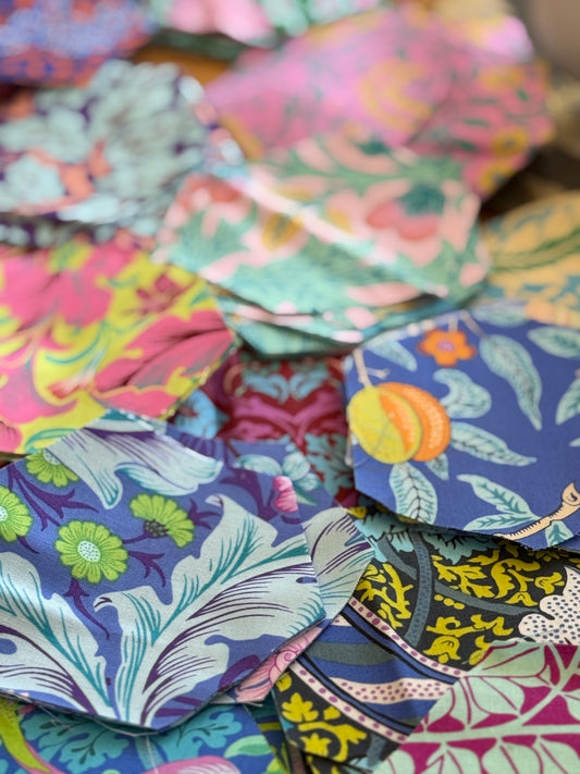 Kaffe Fassett x The Original Morris & Co (Hexagon Pack)
