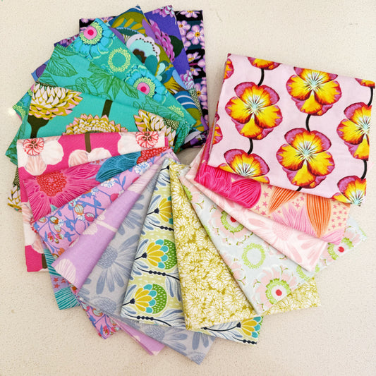 Anna Maria Textiles Fat Quarter bundle  (mix1)