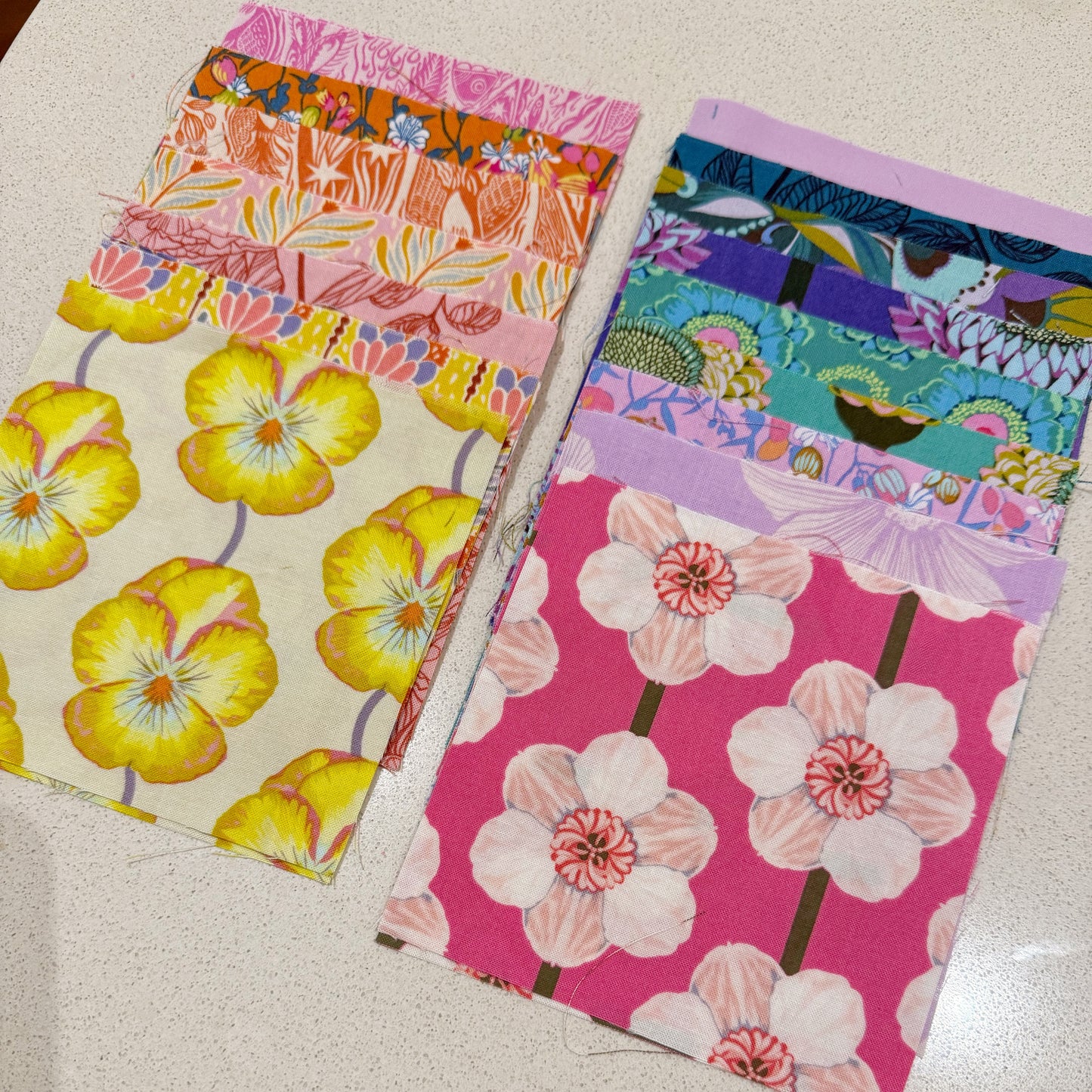 Anna Maria Textiles - 5" Charm Pack