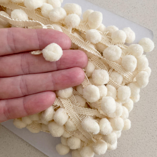 Pom Poms (Cream)