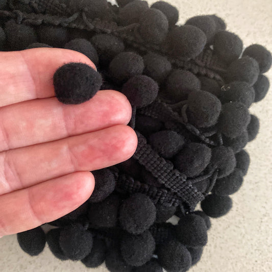 Pom Poms (Black)